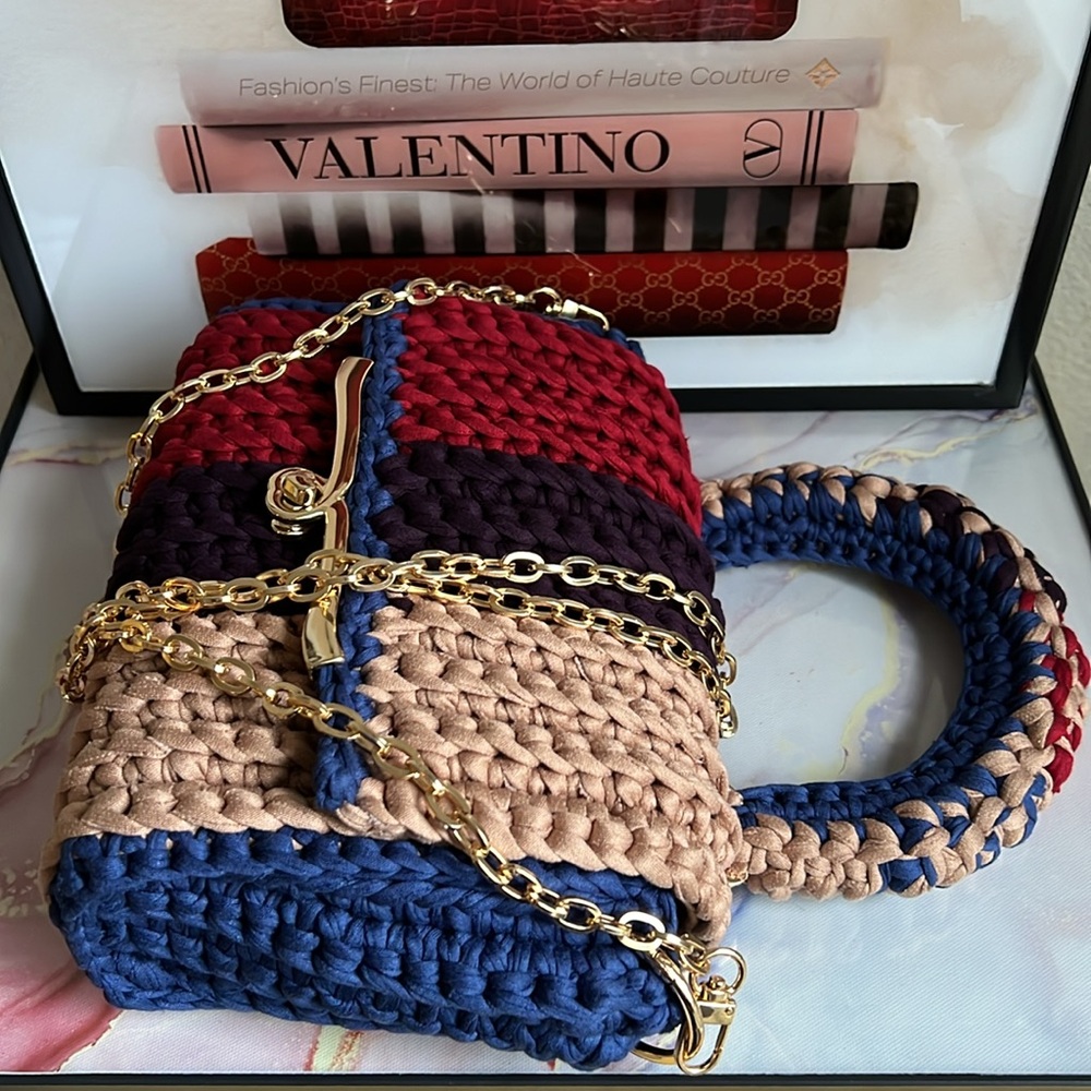 Hand Crafted Multicolor Top Handle Crochet Handbag - Picture 11 of 15